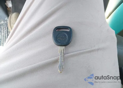 2001 Chevrolet Tahoe Lt z USA, uszkodzony, nr VIN 1GNEC13TX1R202308